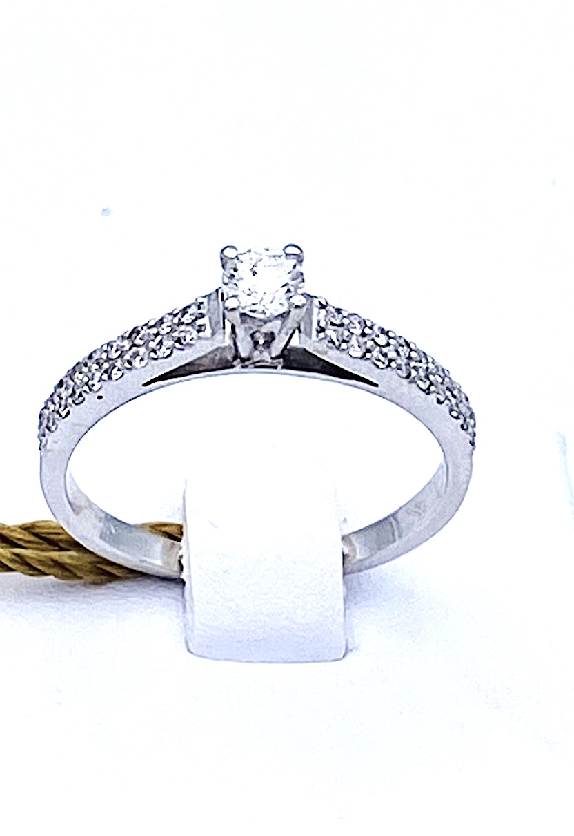 Solitaire ring 750% white gold and diamonds Art.AN1570