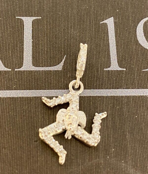 Pendente trinacria argento 925 cipolla gioielli palermo gioielleria palermo Pendente trinacria argento 925% con pietre art. SICPEN3