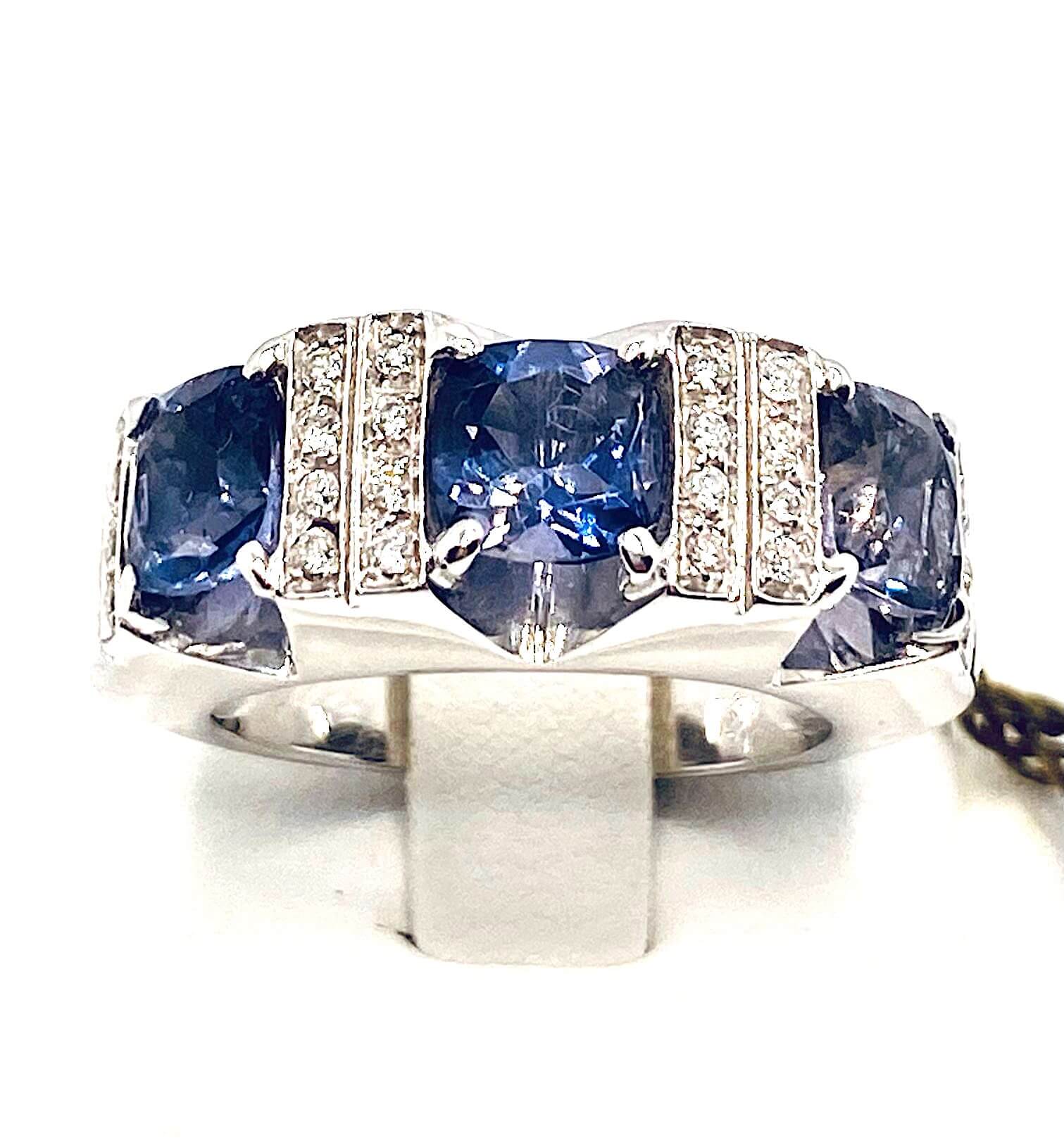 Anello trilogy con iolite e diamanti art. GC024B1