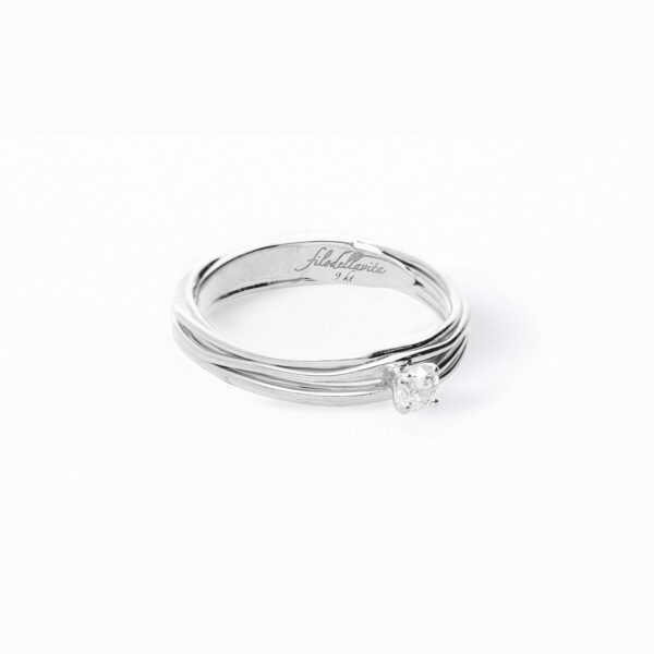 Filodellavita Solitario 7 fili in Oro Bianco 9kt con Diamante Colorless da 0,14ct VS1 F