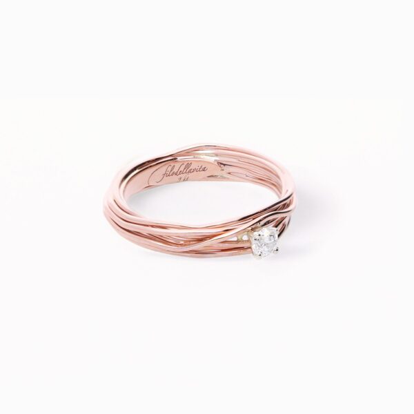 Filodellavita Solitario 7 fili in Oro Rosa 9kt con Diamante Colorless da 0,14ct VS1 F