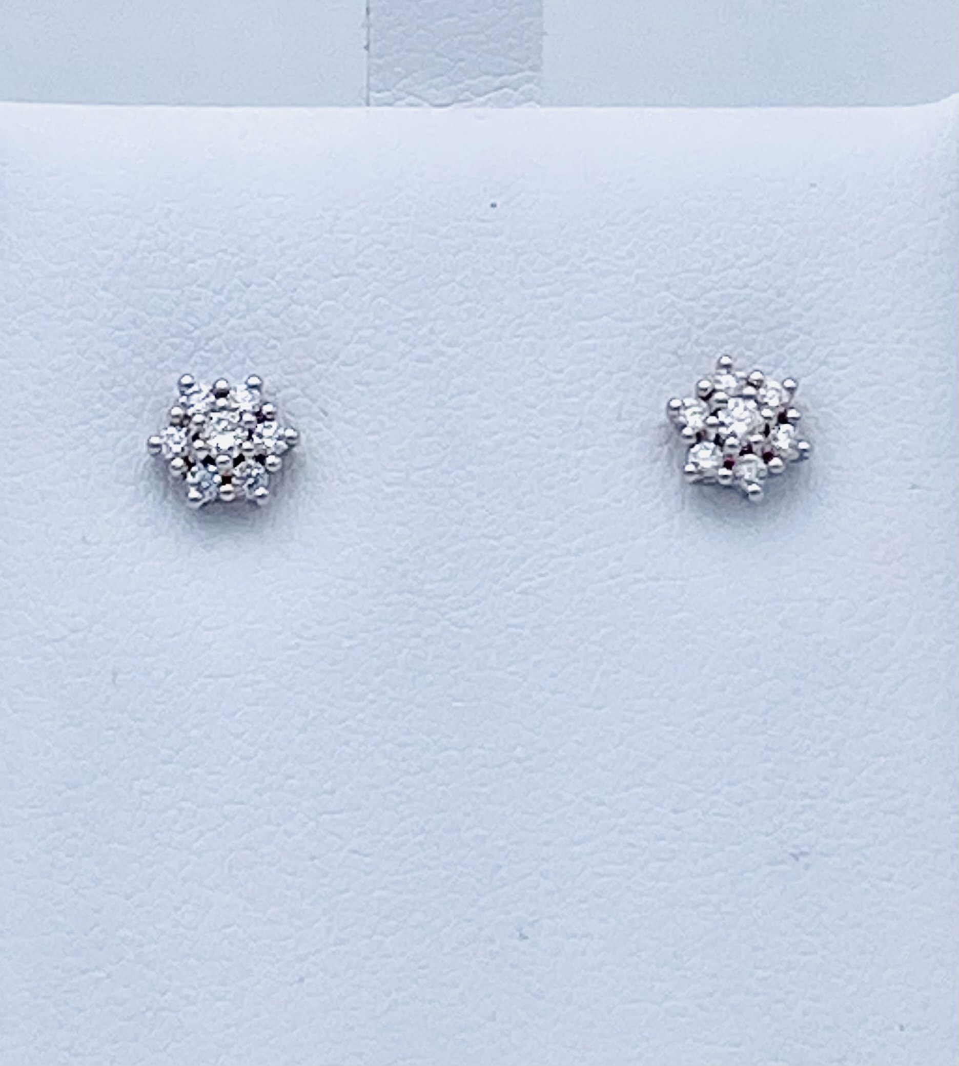 orecchini di diamanti oro bianco 18 kt cipolla dal 1950 gioiellieri palermo gioielleria palermo orecchini-di-diamanti-oro-bianco-18-kt-cipolla-dal-1950-gioiellieri-palermo