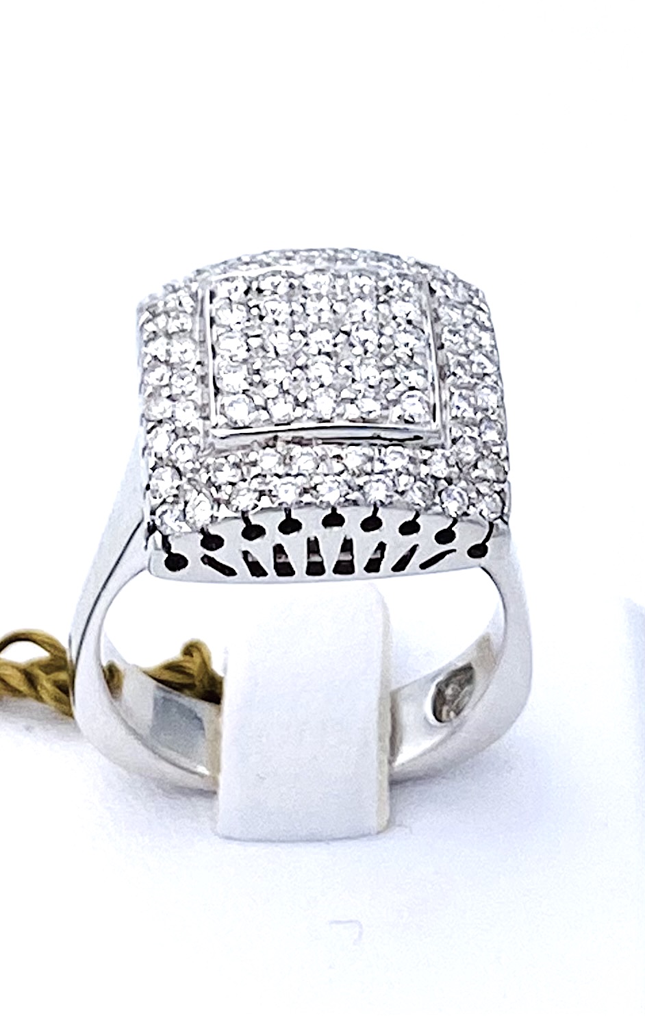White gold diamond pavé ring 750% art. DIAM001