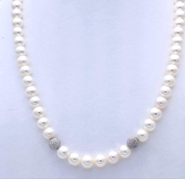 Round neck thread of pearls and boules in white gold 750% Art. GRP6,5-72P
