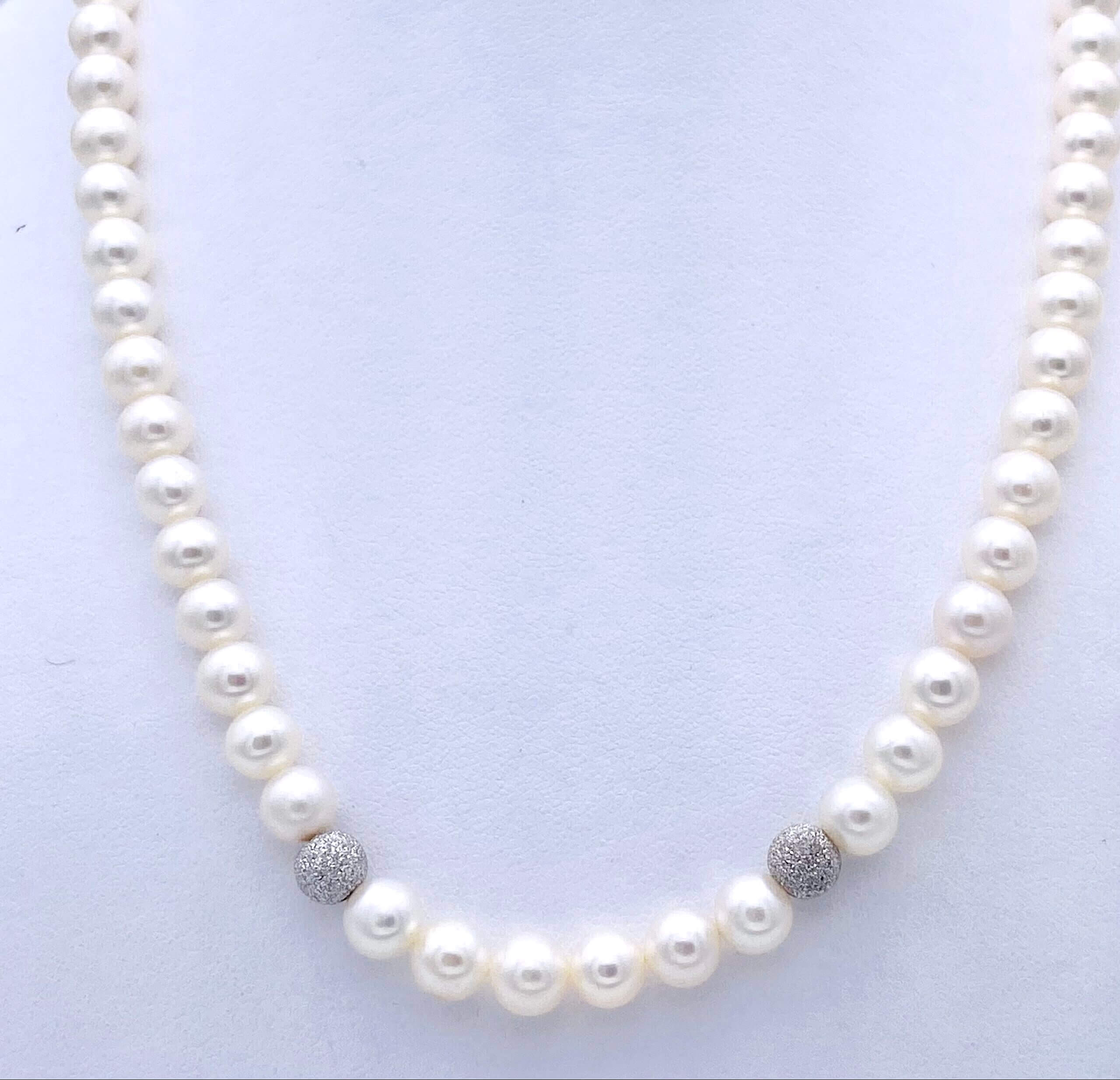 Round neck thread of pearls and boules in white gold 750% Art. GRP6,5-72P