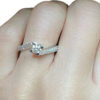 Solitaire ring in 750% white gold