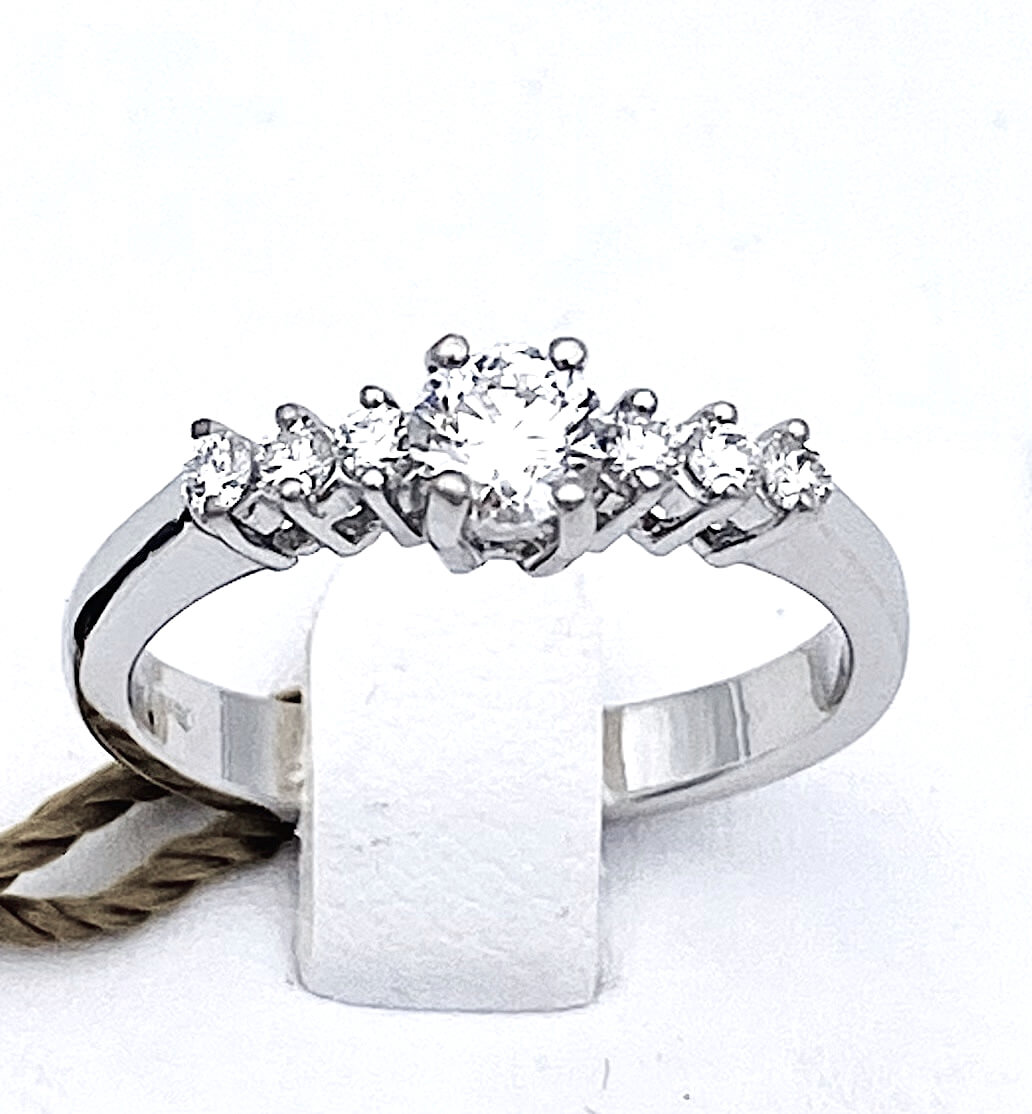 Anello solitario di diamanti oro bianco  art. AN1786