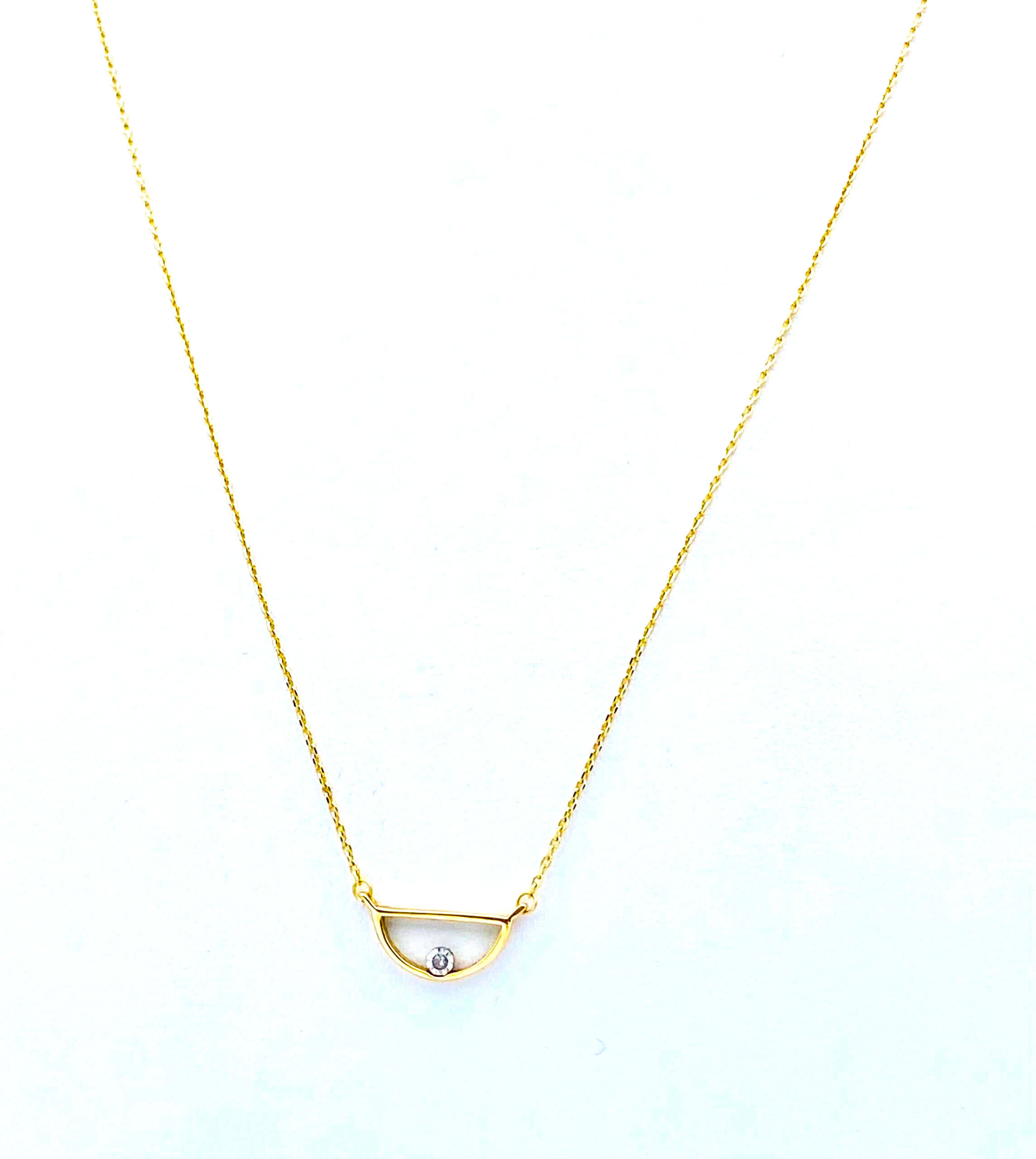 girocollo-con-pendente-oro-giallo-diamanti-cipolla-dal-1950-gioiellieri-paermo-scaled-1