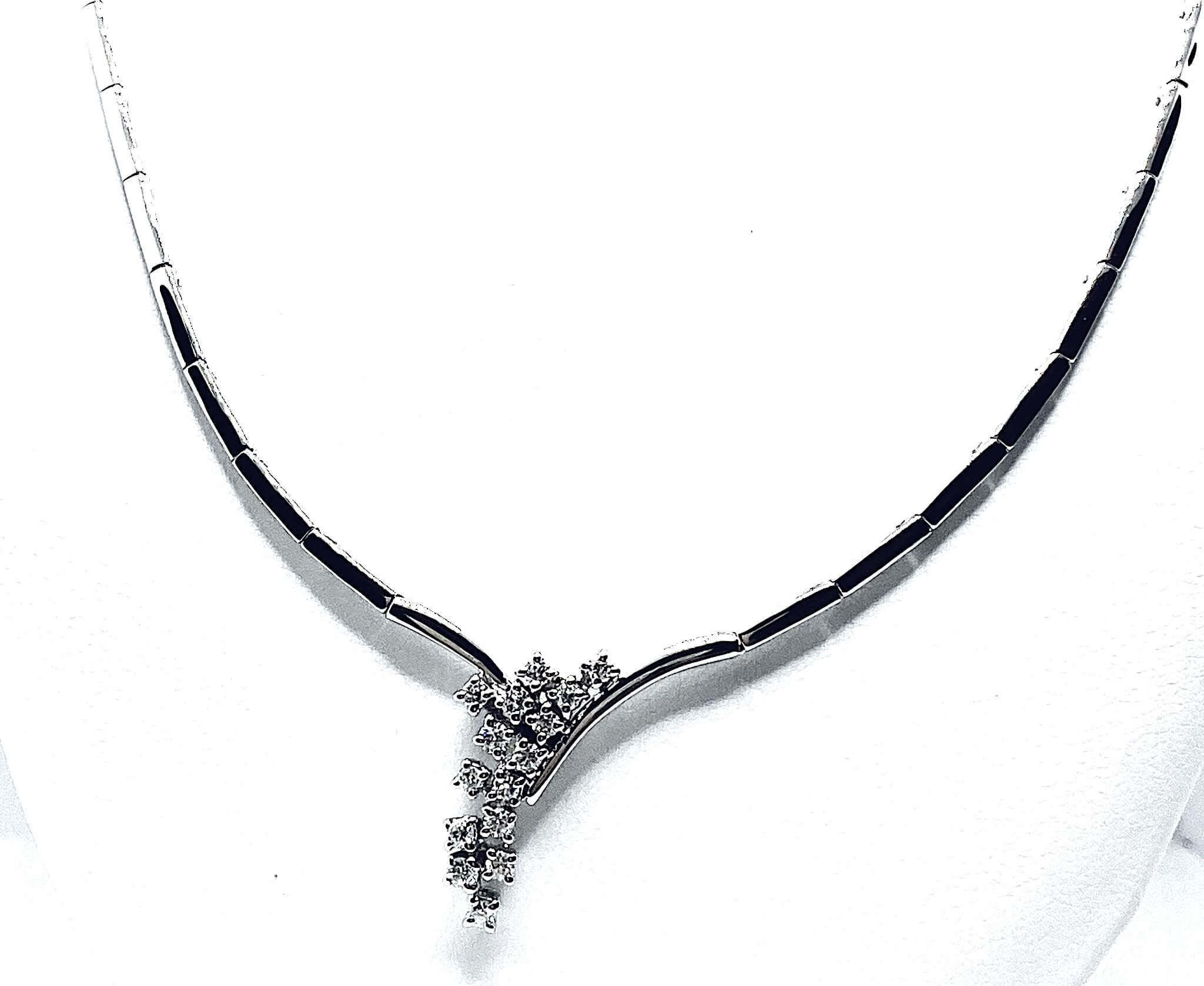 Crew neck in white gold and diamonds art. GR241