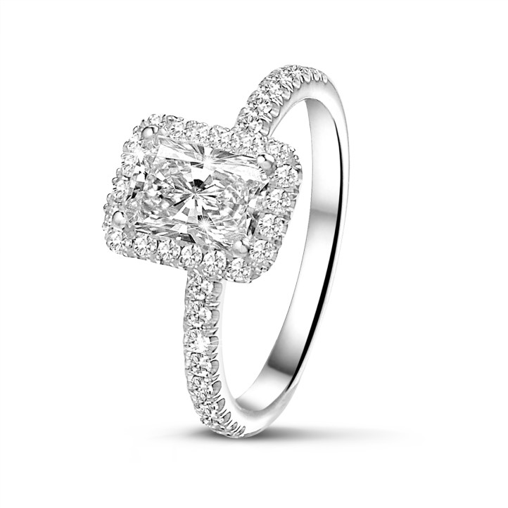 Anello solitario di diamanti taglio Radiant Art. RADIANT100