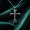 Pendente croce con diamanti neri art. GR088