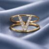 Anello iniziale V  in oro e diamanti  art. AN-V G