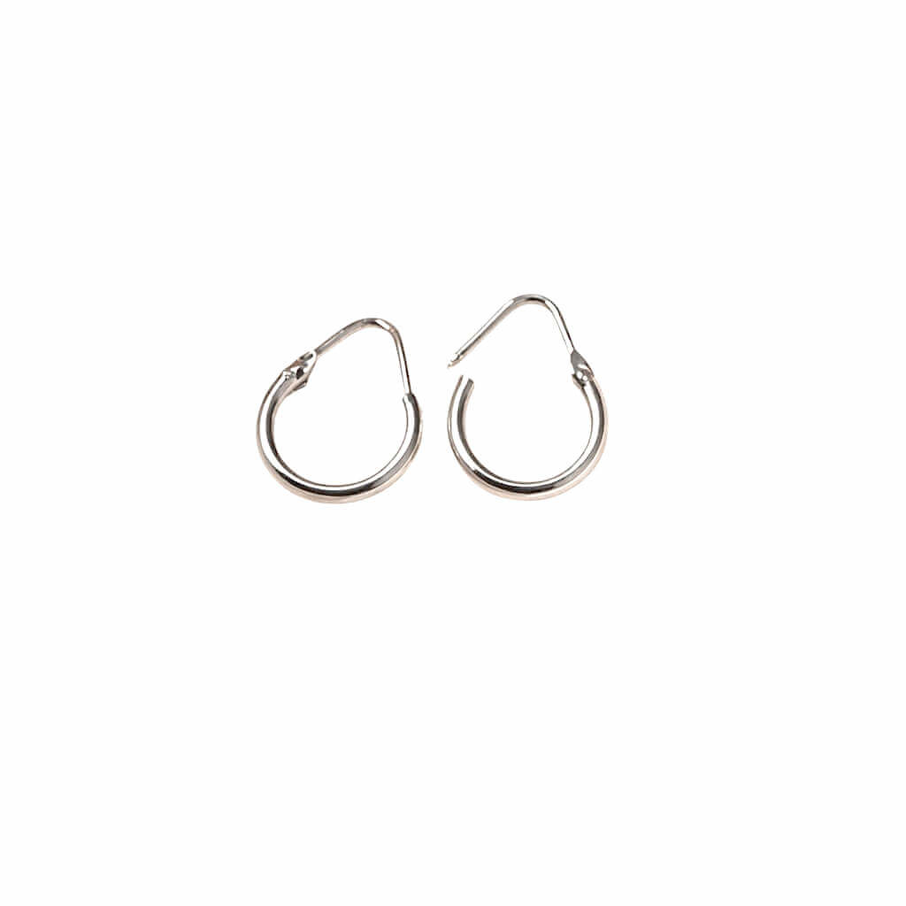 Orecchini a cerchio bucaorecchio in oro bianco 18 kt Art. OR22